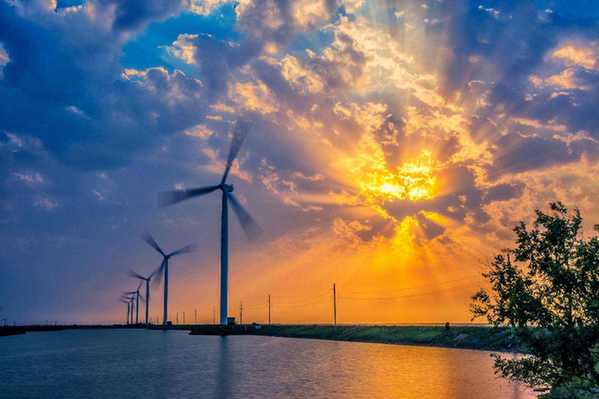 国务院发文要求提升可再生能源利用比例 大力推动风电、光伏发电发展